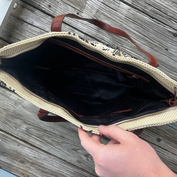 Tommy Bahama Palm Beach Floral Embroidered Linen Tote Bag White (Broken Zipper) - Picture 6 of 11